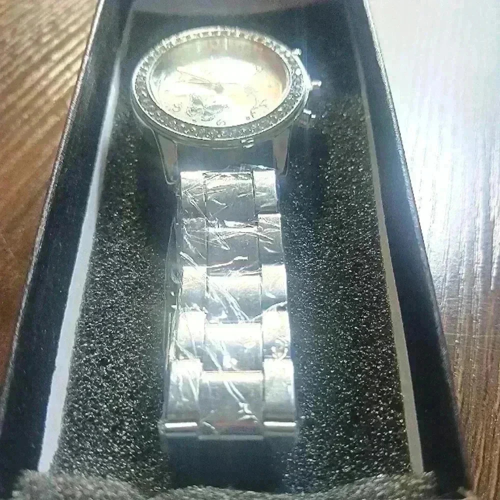 Geneva women's rhinestone butterfly watch - Picture 4 of 7